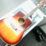 GUITARE ACOUSTIQUE / MARRON