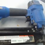 CLOUEUSE PNEUMATIQUE (GUN A CLOU) / NOIR