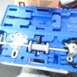 CRIC POUR AUTO