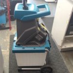 OUTIL ELECTRIQUE A DETAILLER / BLEU