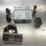 CONSOLE DE JEU / GRIS