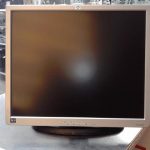 MONITEUR D'ORDINATEUR / GRIS