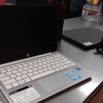 ORDINATEUR PORTABLE (LAPTOP)/GHZ:/RAM:2/DD:32/ECRAN:14/COULEUR:BLANC