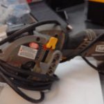 OUTIL ELECTRIQUE A DETAILLER / GRIS