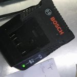 CHARGEUR DE BATTERIE SANS FILS / NOIR