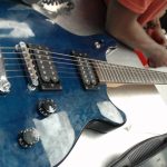 GUITARE ELECTRIQUE / BLEU