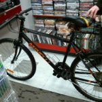 VELO / NOIR / 24PO / TUBE AVANT A REMPLACER