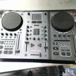 CONSOLE DE MIXAGE (MIXER) / GRIS