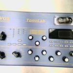 -28- PÉDALE A MULTI-EFFETS POUR GUITARE