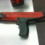 CLOUEUSE PNEUMATIQUE (GUN A CLOU) / ROUGE