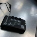 ACCORDEUR A GUITARE (TUNER) / NOIR