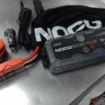CHARGEUR DE BATTERIE SANS FILS / GRIS