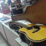 GUITARE ACOUSTIQUE / ORANGE