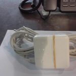 CHARGEUR APPLE  / BLANC