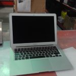 ORDINATEUR PORTABLE (LAPTOP)/GHZ:INTEL I7/RAM:4GB/DD:250GB/ECRAN:NA /COULEUR:GRIS