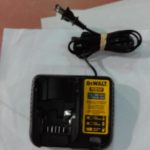 CHARGEUR DE BATTERIE SANS FILS / NOIR