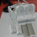 CHARGEUR DE BATTERIE DE JEU / BLANC