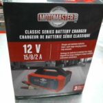 CHARGEUR DE BATTERIE DE VOITURE / ROUGE