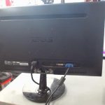 ÉCRAN D'ORDINATEUR / NOIR