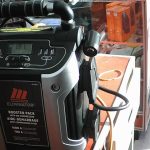 CHARGEUR D'AUTO (BOOSTER PACK) / NOIR