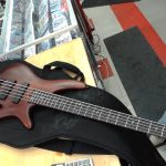 BASS ELECTRIQUE / MARRON