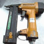 CLOUEUSE PNEUMATIQUE (GUN A CLOU) / JAUNE