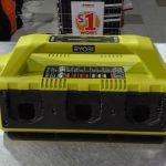 CHARGEUR DE BATTERIE SANS FILS / VERT