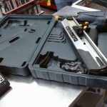 CLOUEUSE PNEUMATIQUE (GUN A CLOU) / BLEU