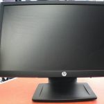 MONITEUR D'ORDINATEUR / NOIR