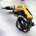 PERCEUSE (PERCUSSION, COLONE, ETC) / JAUNE