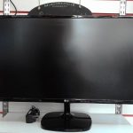 MONITEUR D'ORDINATEUR / NOIR