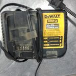 CHARGEUR DE BATTERIE SANS FILS / NOIR