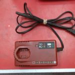 CHARGEUR DE BATTERIE SANS FILS / ROUGE