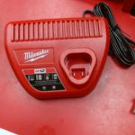 CHARGEUR DE BATTERIE SANS FILS / ROUGE