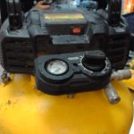 COMPRESSEUR A AIR / JAUNE