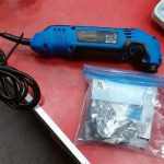 OUTIL ELECTRIQUE A DETAILLER / BLEU