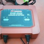 CHARGEUR D'AUTO (BOOSTER PACK) / ROUGE