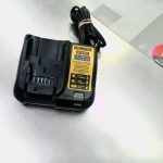 CHARGEUR DE BATTERIE SANS FILS / NOIR