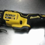OUTIL ELECTRIQUE A DETAILLER / JAUNE