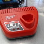 CHARGEUR DE BATTERIE SANS FILS / ROUGE