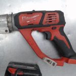 OUTIL ELECTRIQUE A DETAILLER / ROUGE