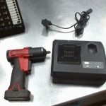 PERCEUSE (PERCUSSION, COLONE, ETC) / ROUGE