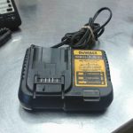 CHARGEUR DE BATTERIE SANS FILS / NOIR