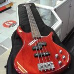 BASS ELECTRIQUE / ROUGE