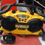 RADIO PORTATIF / JAUNE