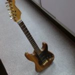 GUITARE ELECTRIQUE / MARRON
