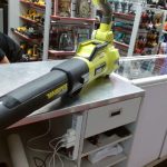 OUTIL ELECTRIQUE A DETAILLER / VERT