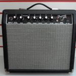 AMPLIFICATEUR DE GUITARE / NOIR