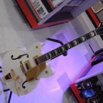GUITARE ELECTRIQUE / BLANC