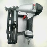 CLOUEUSE PNEUMATIQUE (GUN A CLOU) / ARGENT